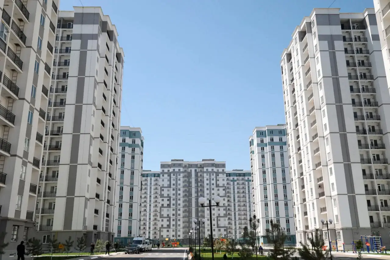 Ўзбекистонда уй-жой бозори жадаллашди: битимлар ва нархлар қанчага ўсди?