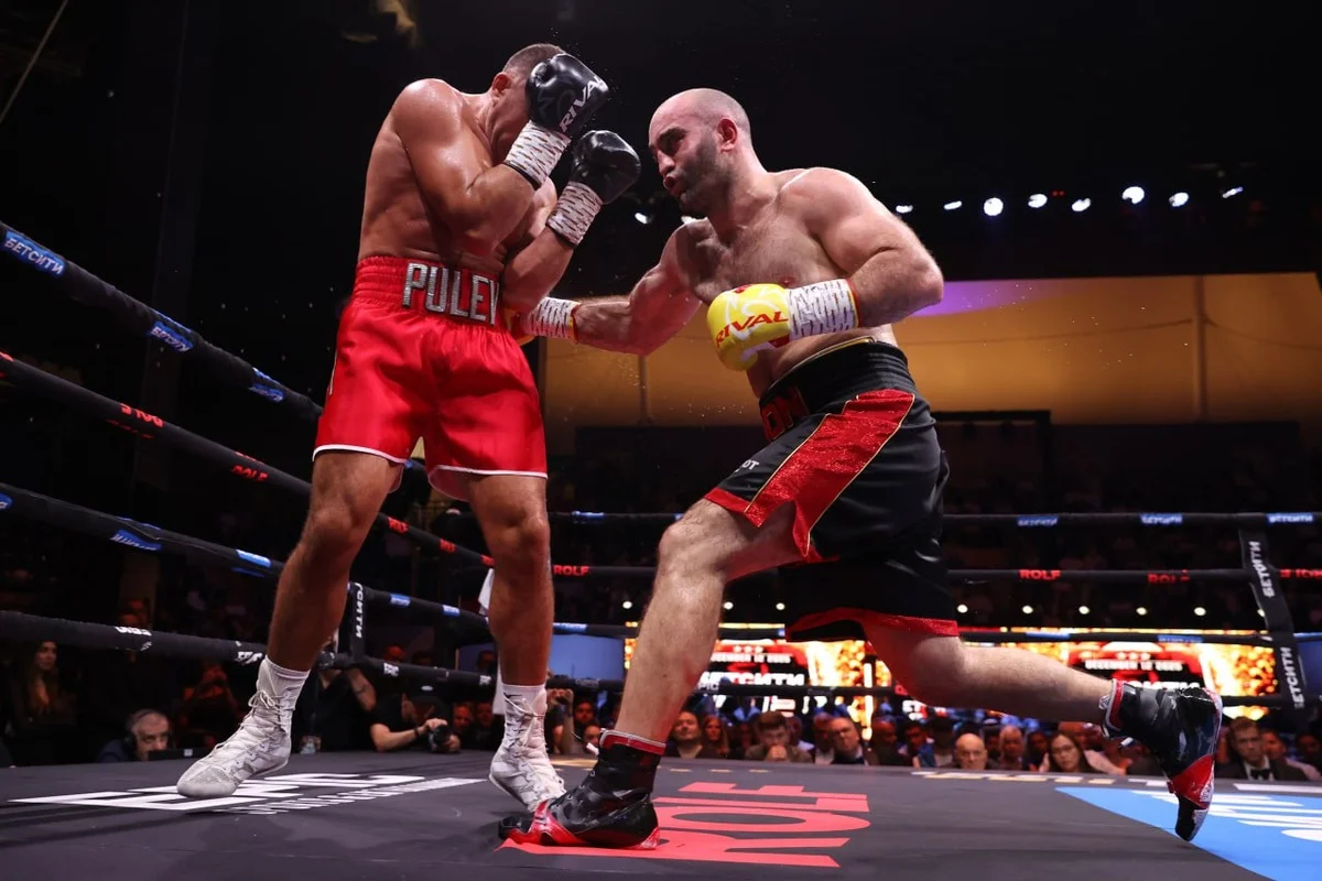 Гассиев Пулевни нокаут қилди ва WBA камарини қўлга киритди