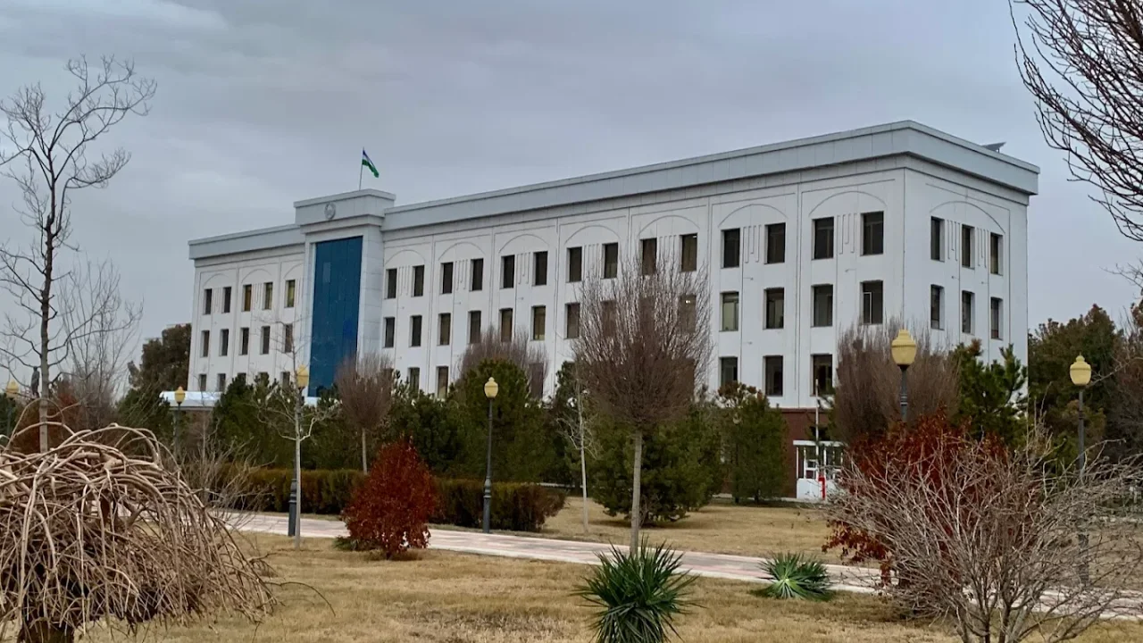 Where did the Kashkadarya administration spend trillions in funds?