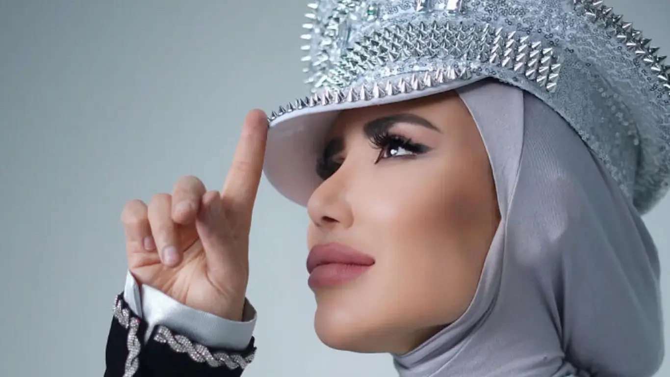 If Manzura returns to cinema, who will be her partner?