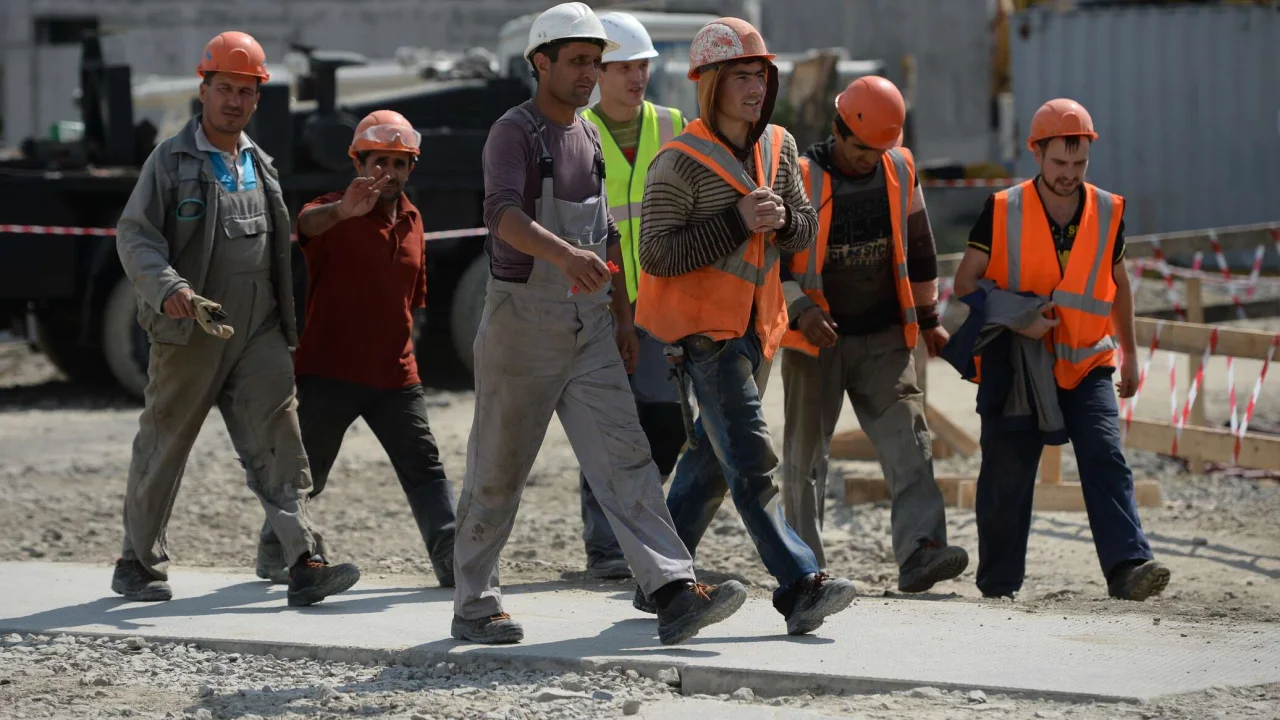 Rossiyada mehnat migrantlari uchun qoidalar yanada keskinlashtiriladi