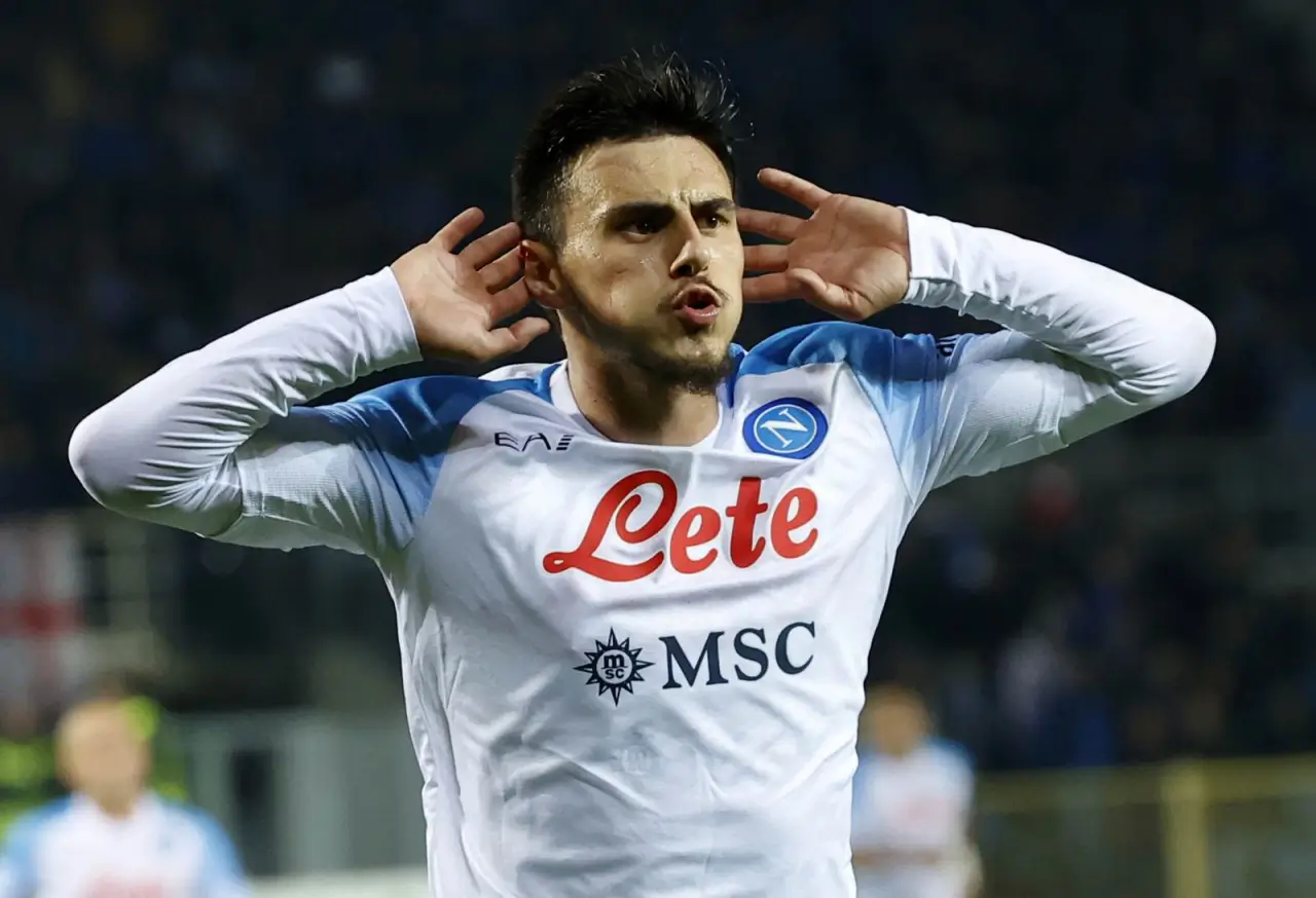 Элмас «Наполи» икки ажойиб ўйинда Суперкубокни олди