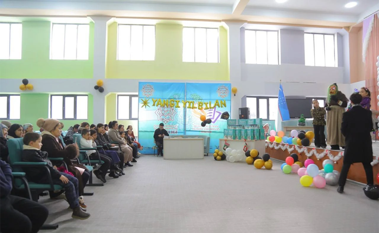 ANORBANK Бўстонлиқдаги 168-сон мактаб-интернат тарбияланувчиларини табриклади
