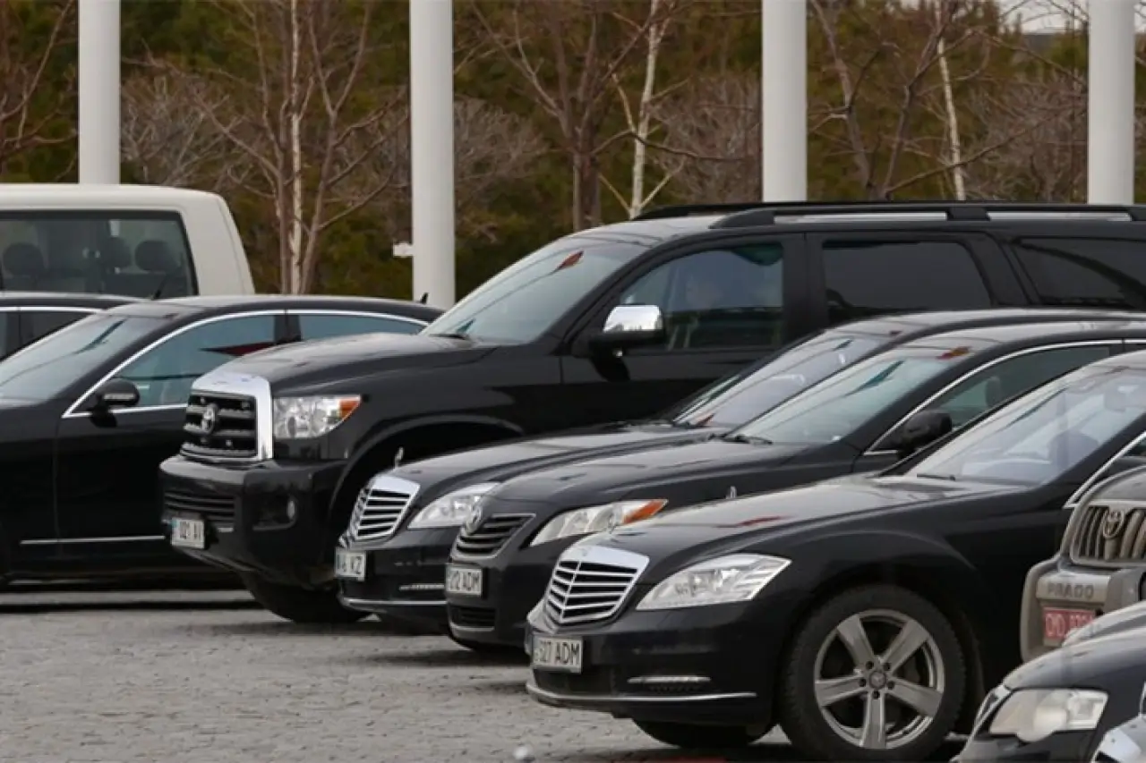 O'zbekistonda mansabdorlar avtomobillari sotuvga chiqariladi