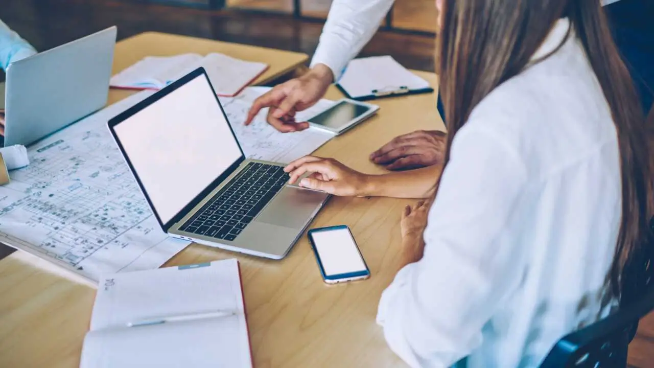 Ўзбекистонда иш изловчилар 2026 йилдан нималарни кутмоқда?