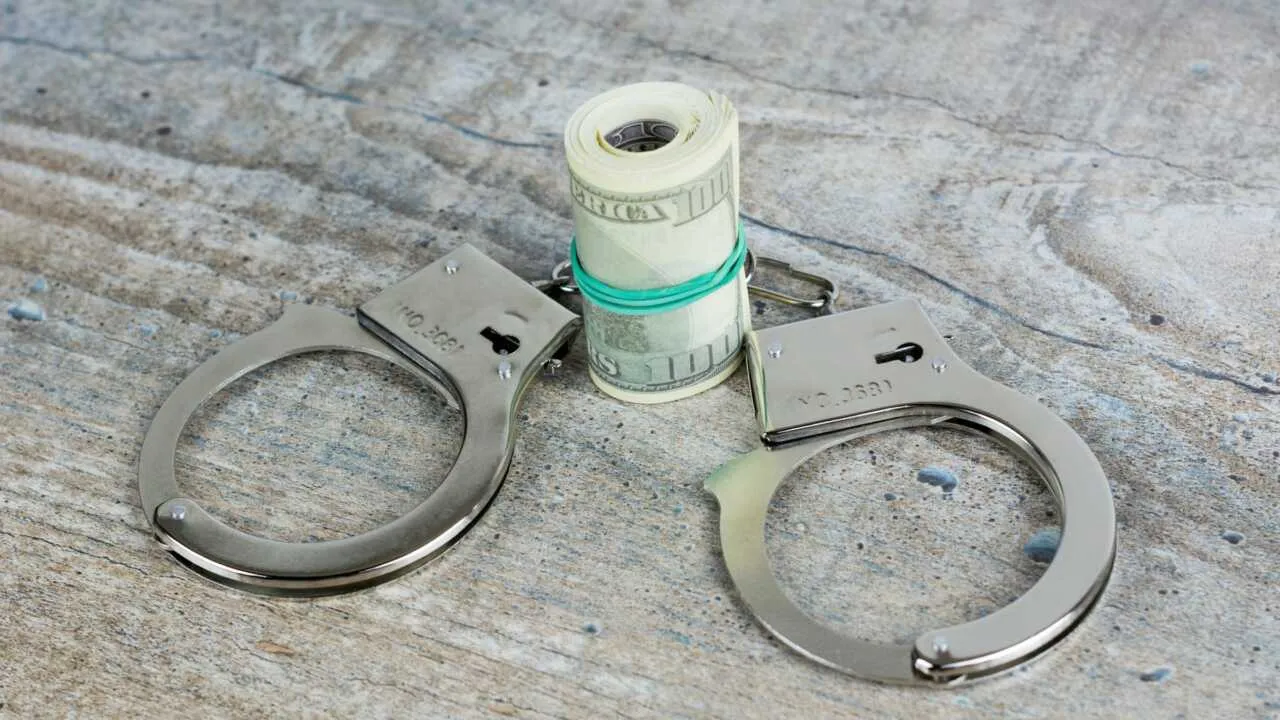 Assistant to the Governor Caught Taking Bribe