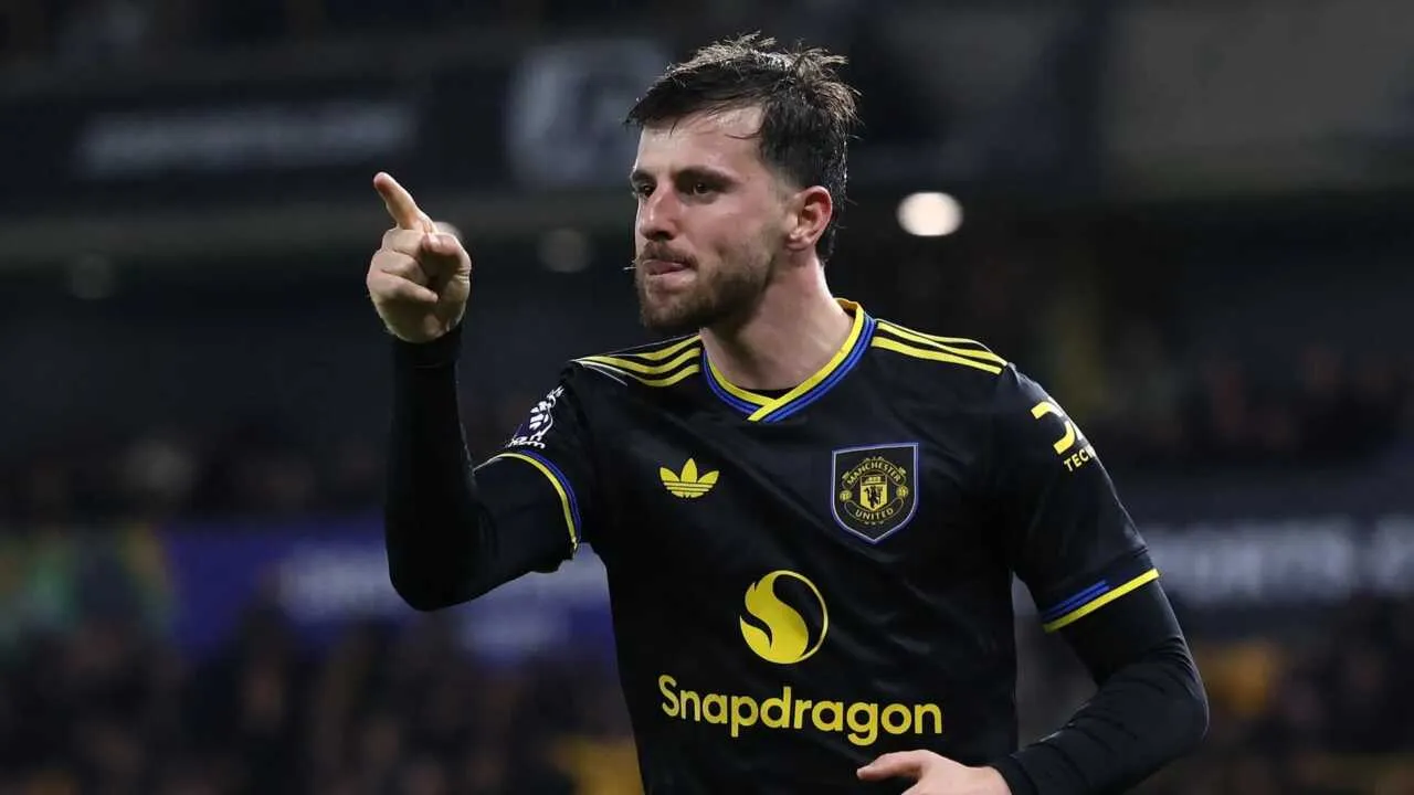 "Манчестер Юнайтед" сафарда "Вулверхэмптон"ни тор-мор этди (видео)