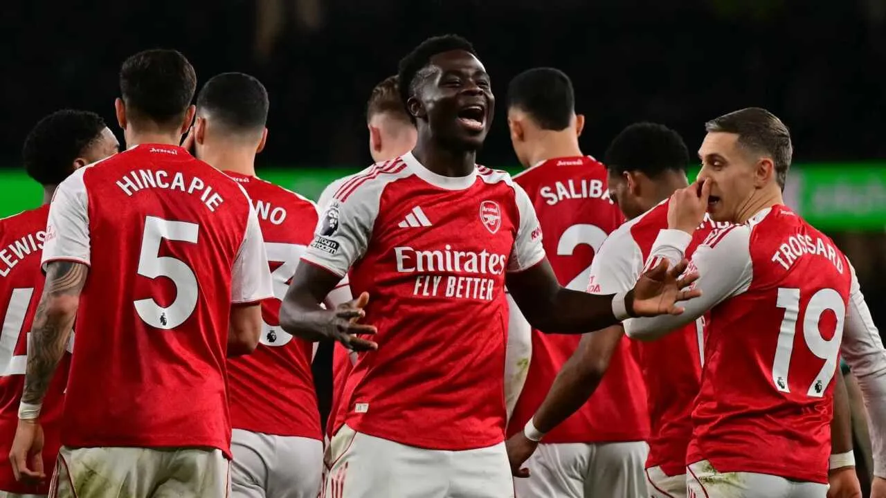 "Arsenal"ning g‘alabasi: ikki avtogol va dramatik daqiqalar (video)