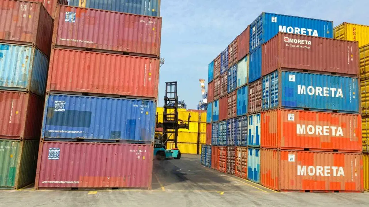 Trampning bojxona tariflari AQSh byudjetiga $200 mlrd keltirdi