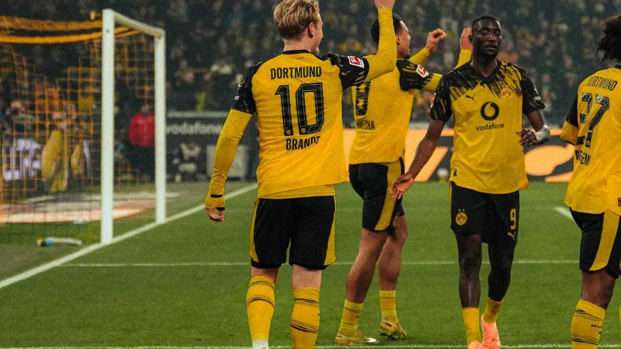 Borussia Dortmund Defeats Borussia Mönchengladbach