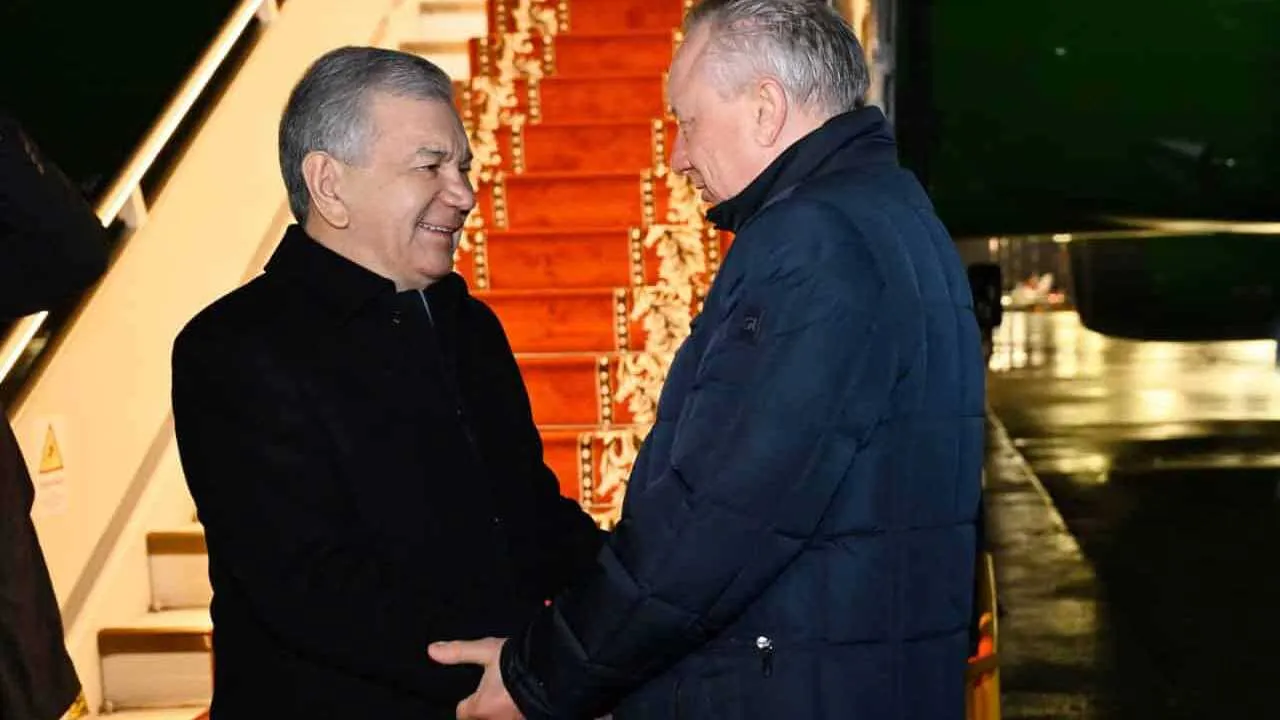 Шавкат Мирзиёев Санкт-Петербургқа сапармен барды