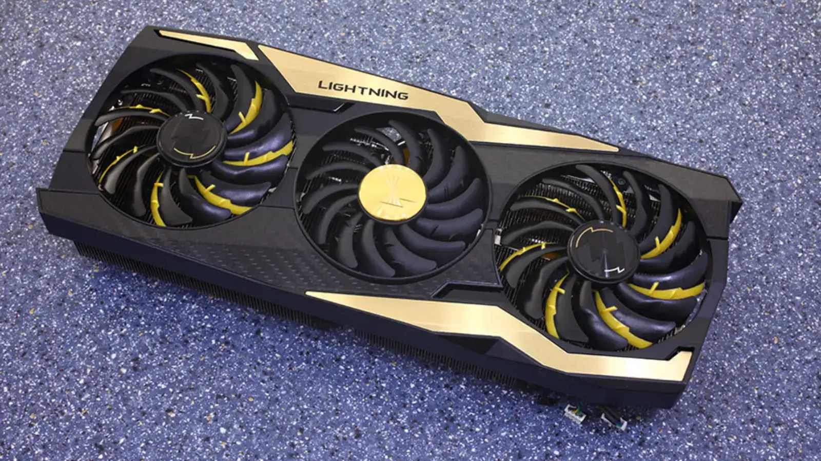 1600 Vt quvvatga ega "mahluq": RTX 5090 Lightning xususiyatlari