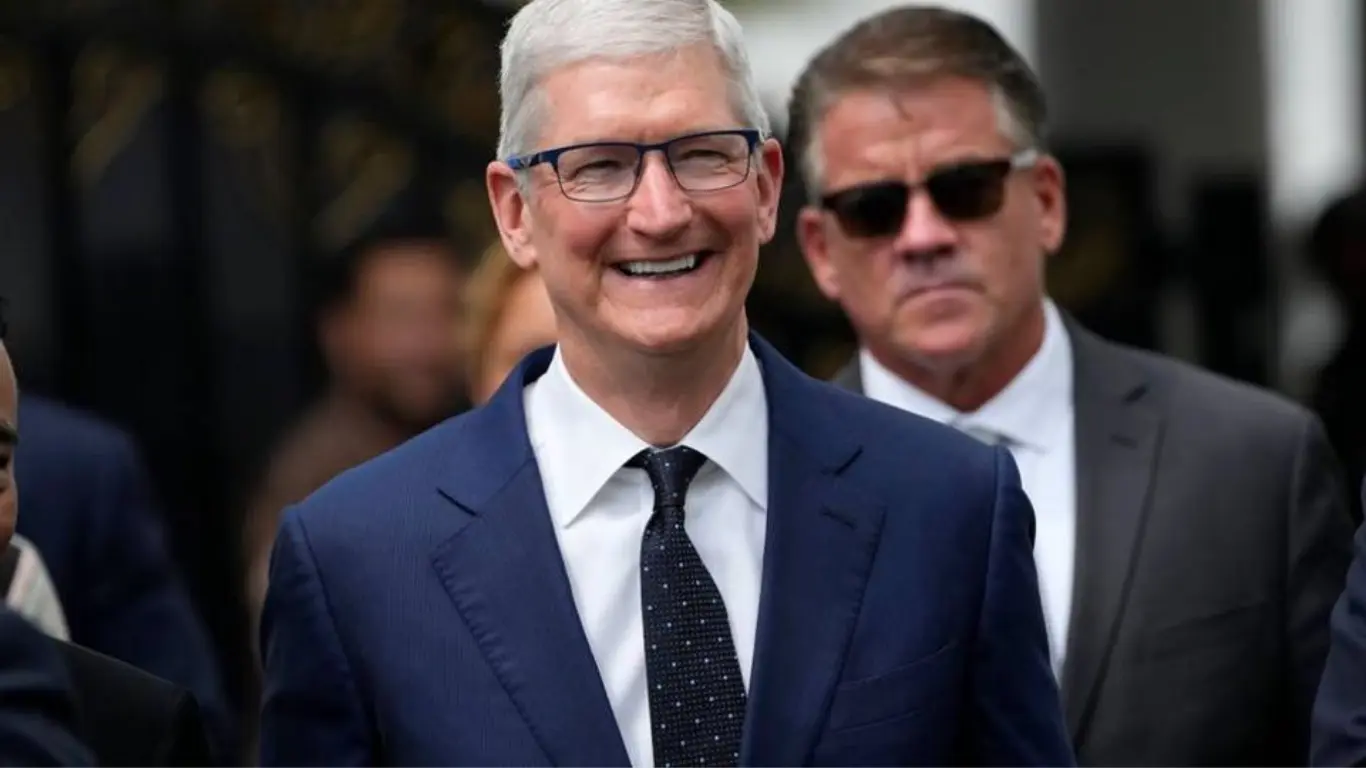 Apple bosh direktorining 2025-yilgi daromadi e’lon qilindi