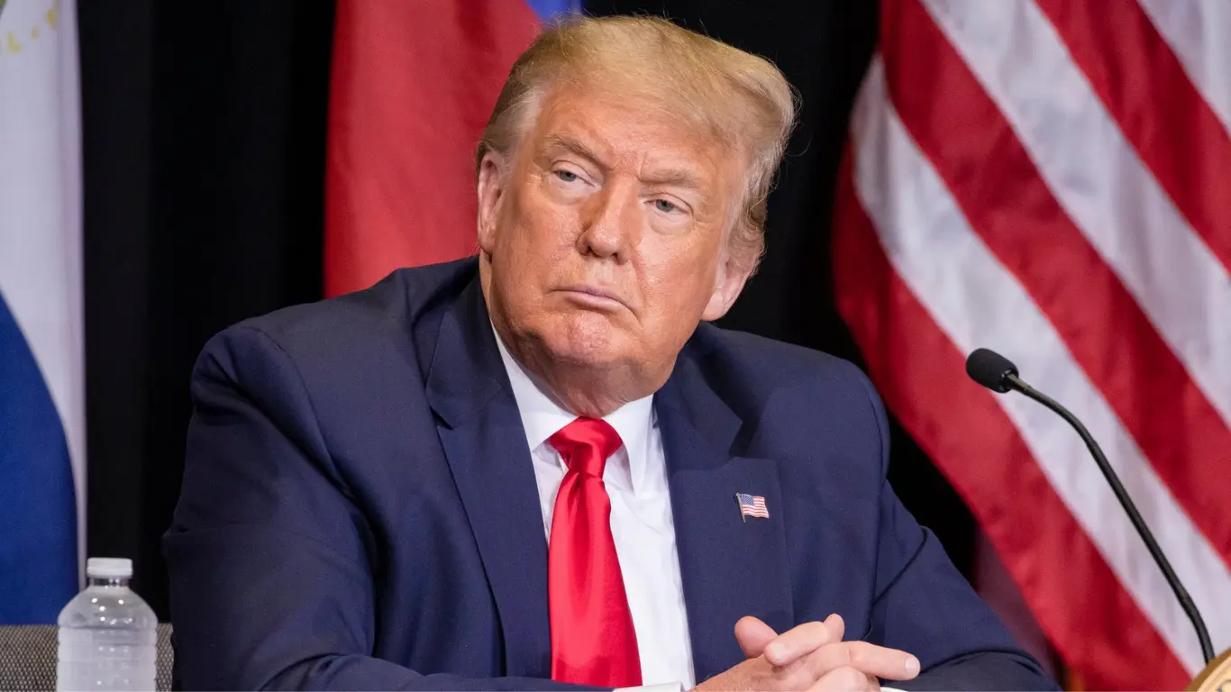 Tramp: Eronga yangi rahbariyat kerak bo‘lib qoldi