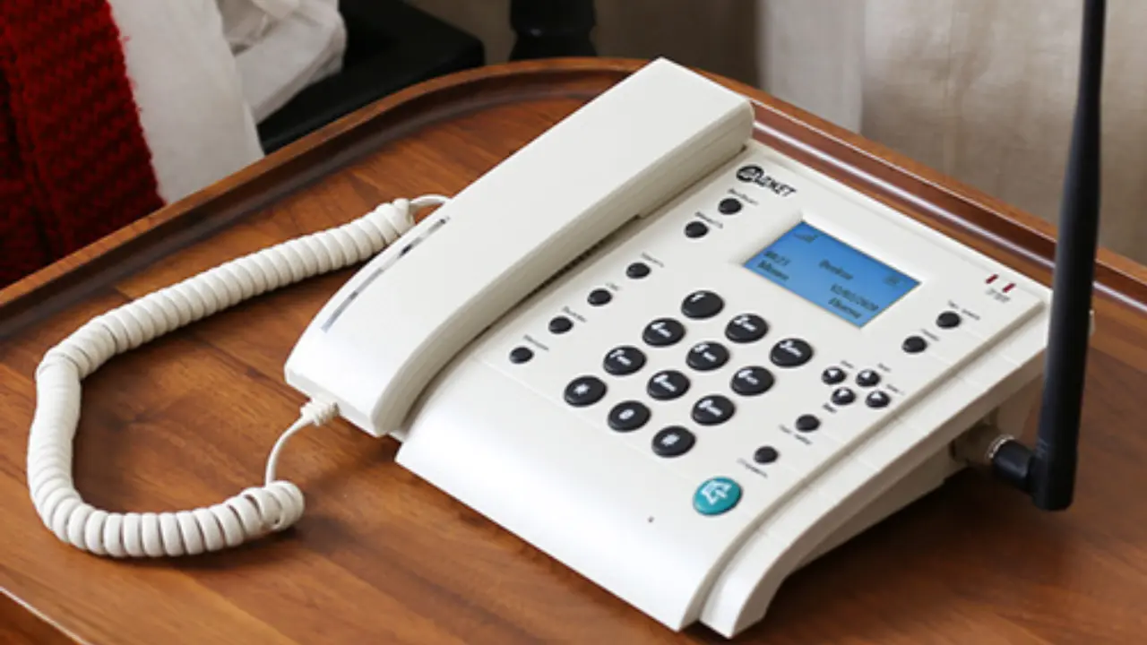 Финляндия официально завершает эру домашних телефонов