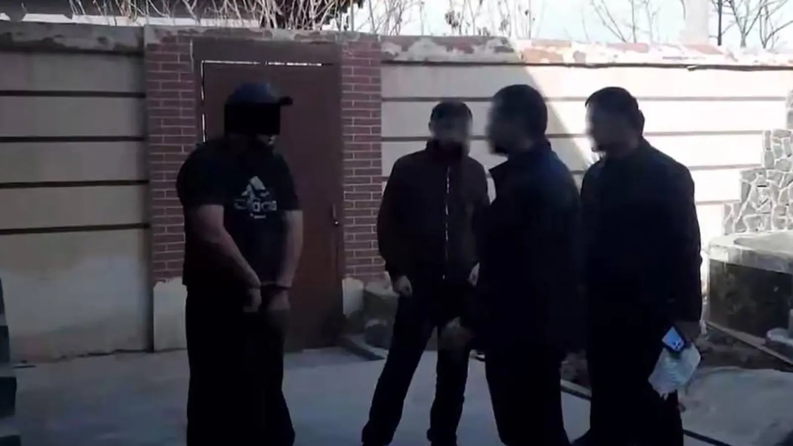 Деновта кепілдік сылтауымен тұтқындық пен азаптаулар әшкереленді