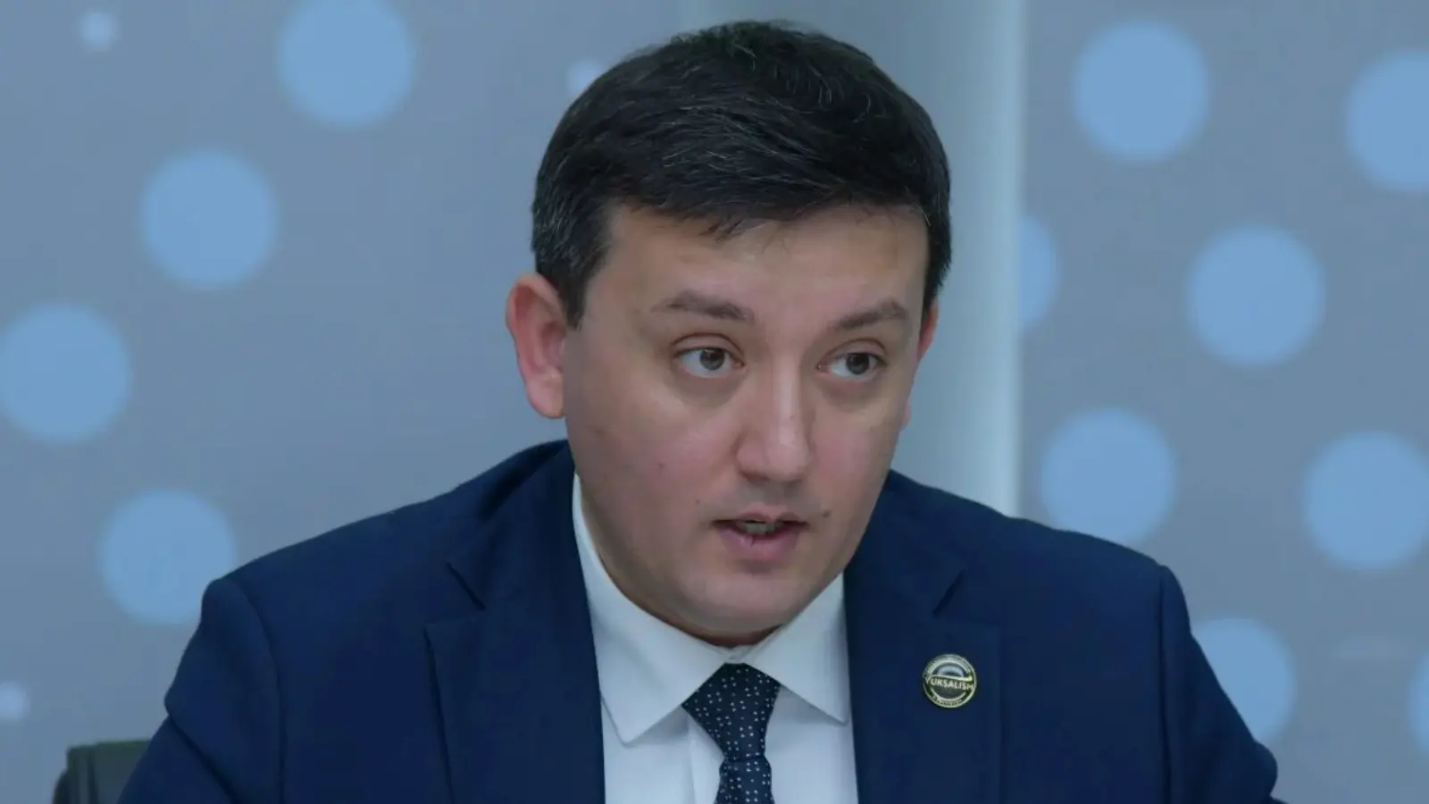 Deputat Bobur Bekmurodov Solovyov fikrlarini keskin tanqid qildi