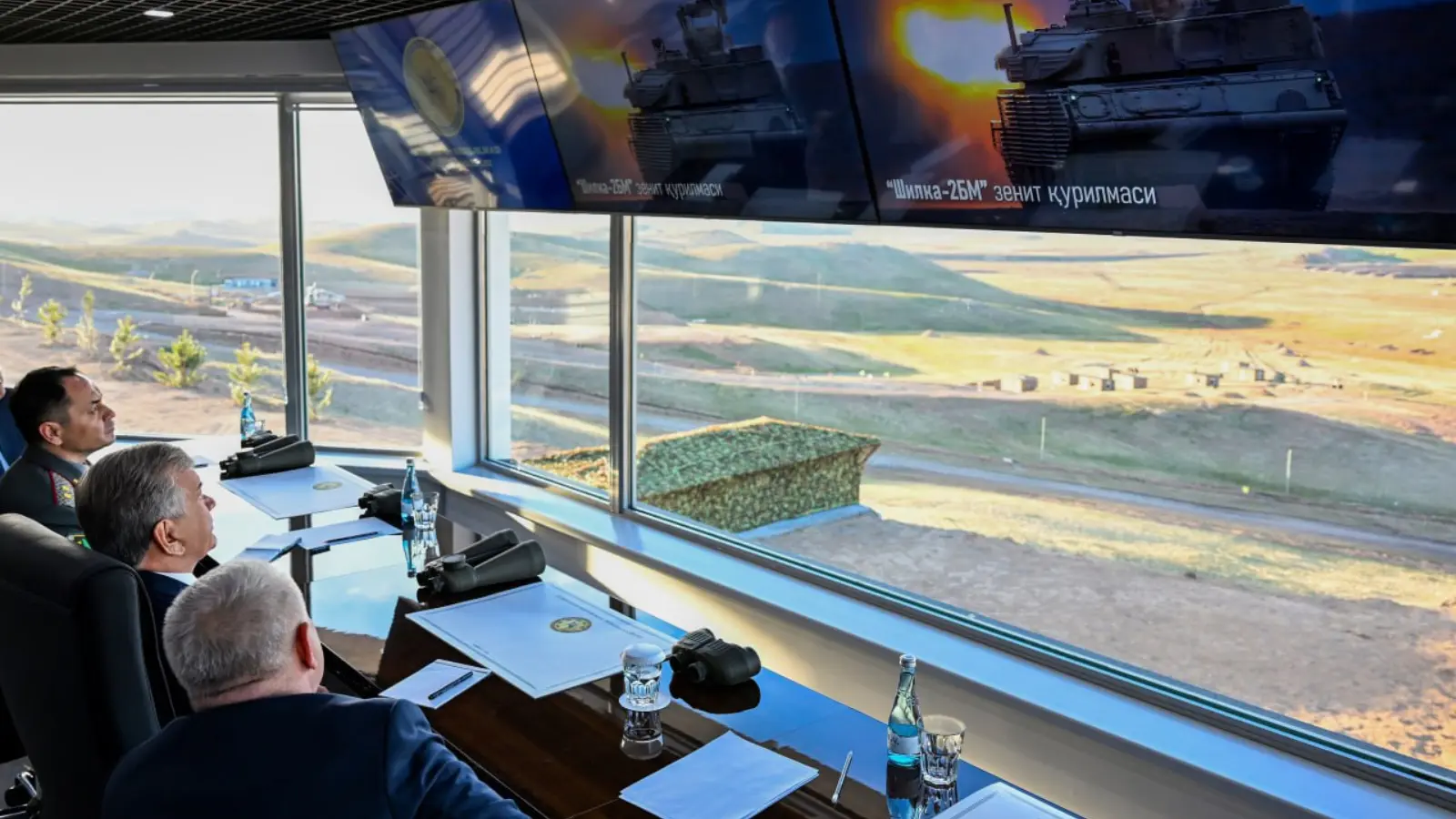 Oliy bosh qo‘mondon harbiy poligonga borib, mashg‘ulotlarni kuzatdi (foto)