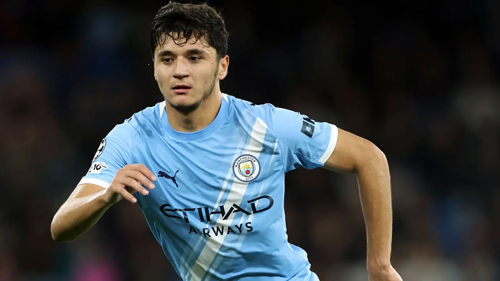 “Manchester Siti” Husanov o‘ynaydigan o‘ng qanotga yangi himoyachi topdi