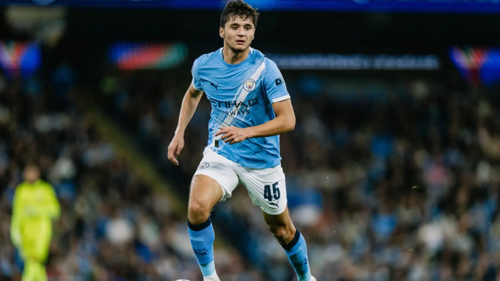 Абдуқодир Ҳусановдан ишончли ўйин ва деярли хатоcиз паслар