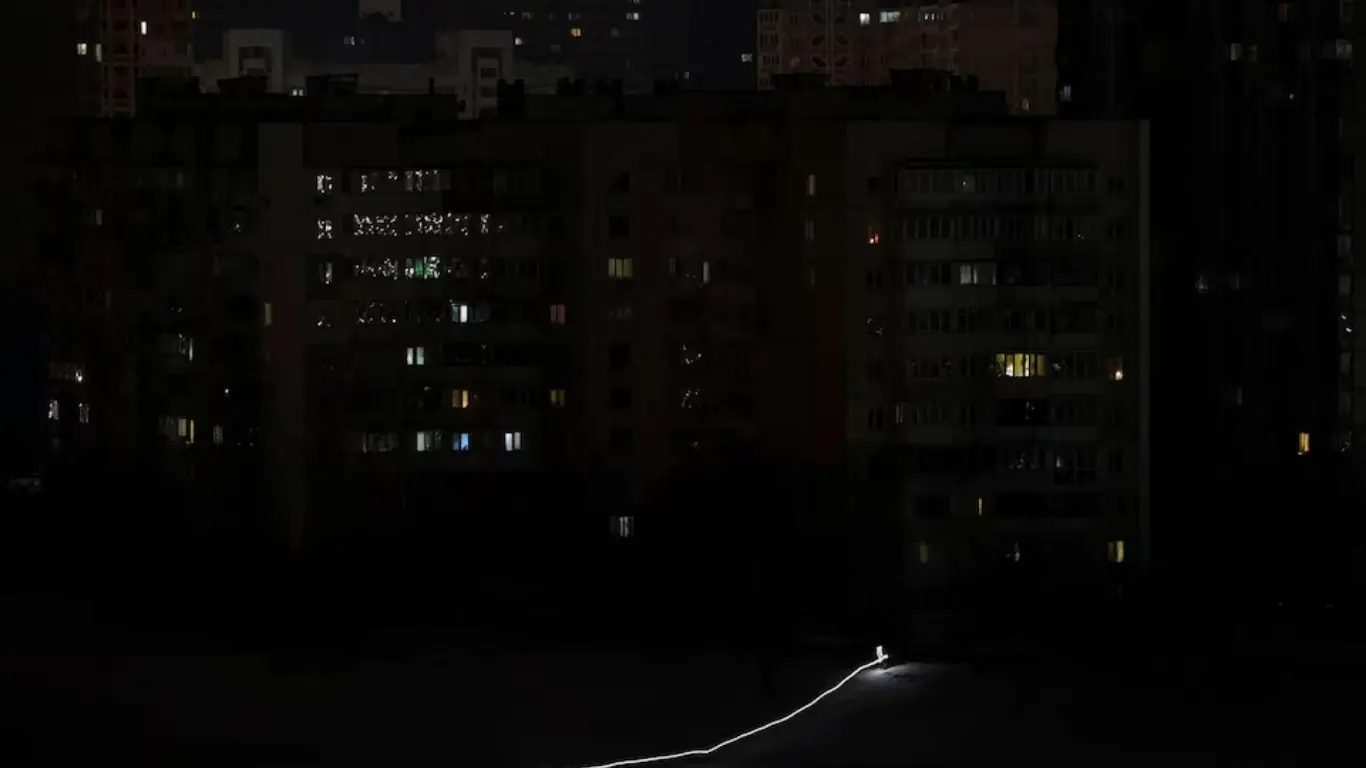 Rossiya hujumi Kiyevni elektrsiz qoldirdi