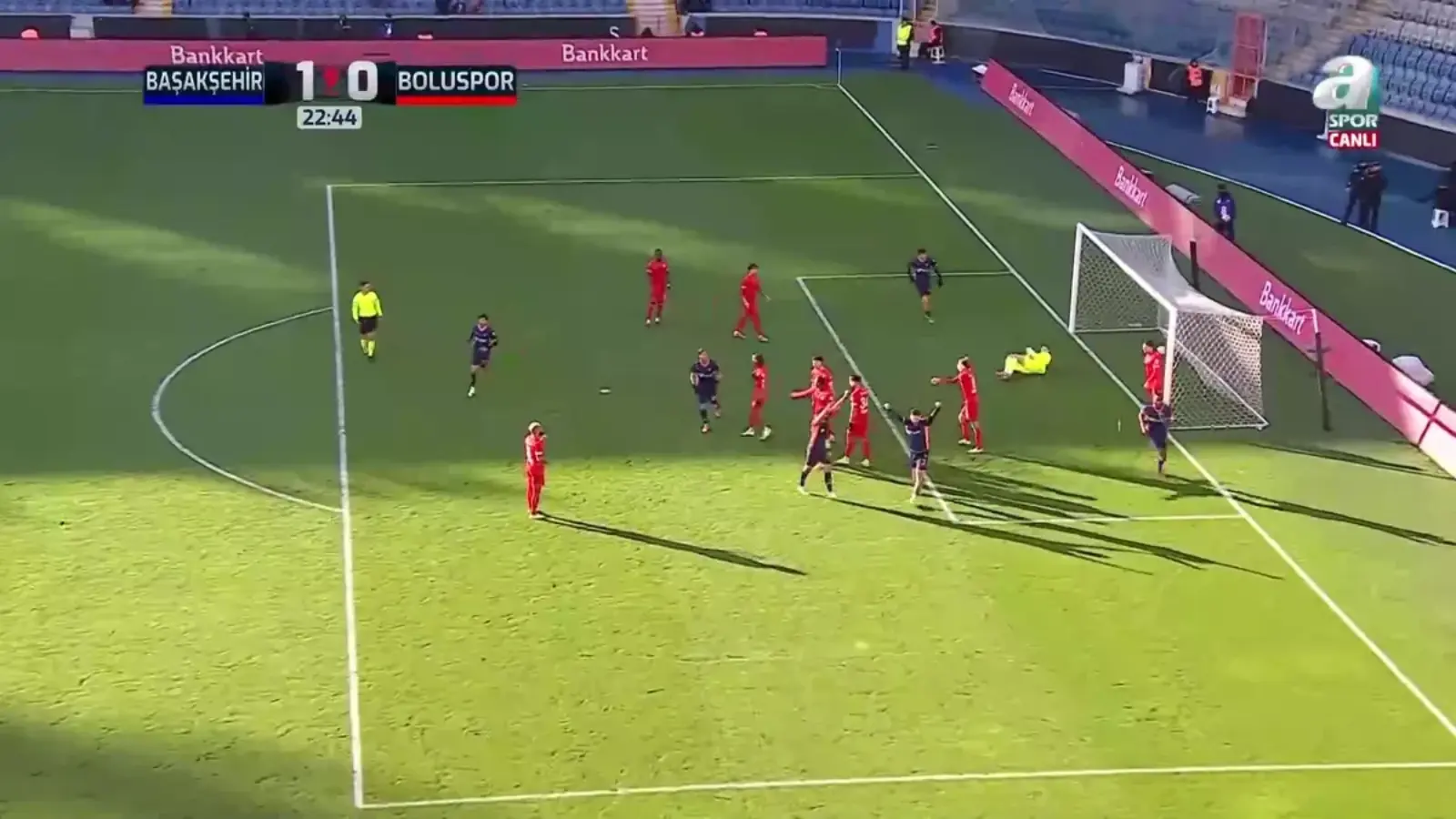 "Bashakshehir" "Boluspor"ni mag‘lub etdi, Fayzullayevdan golli pas (video)