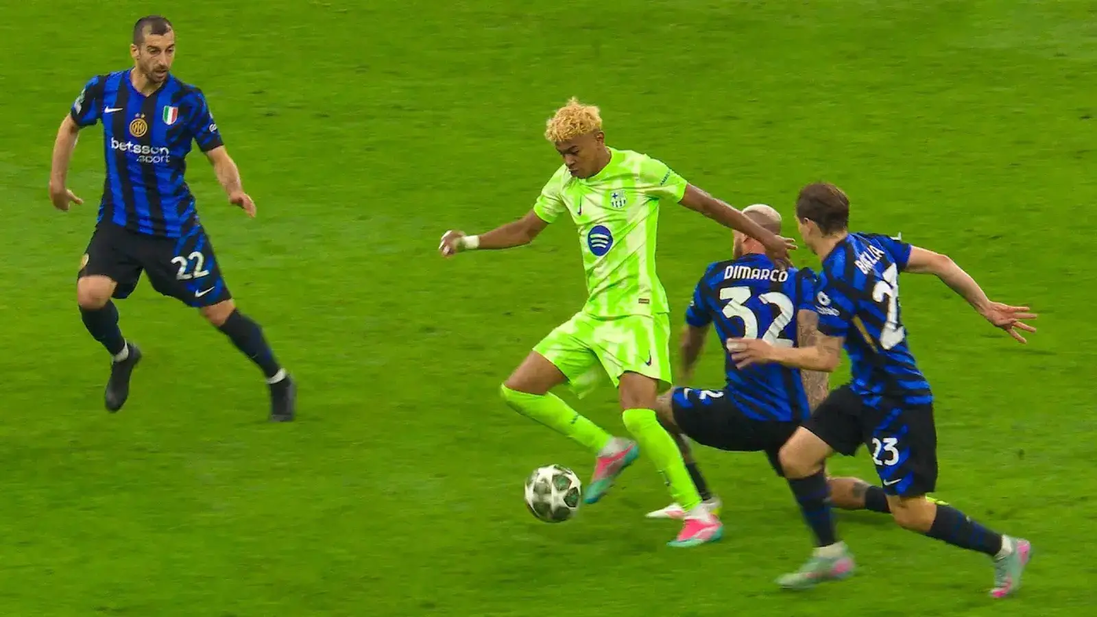 Yamal Dribbling King: ¿Quién ha regateado más en 2025?