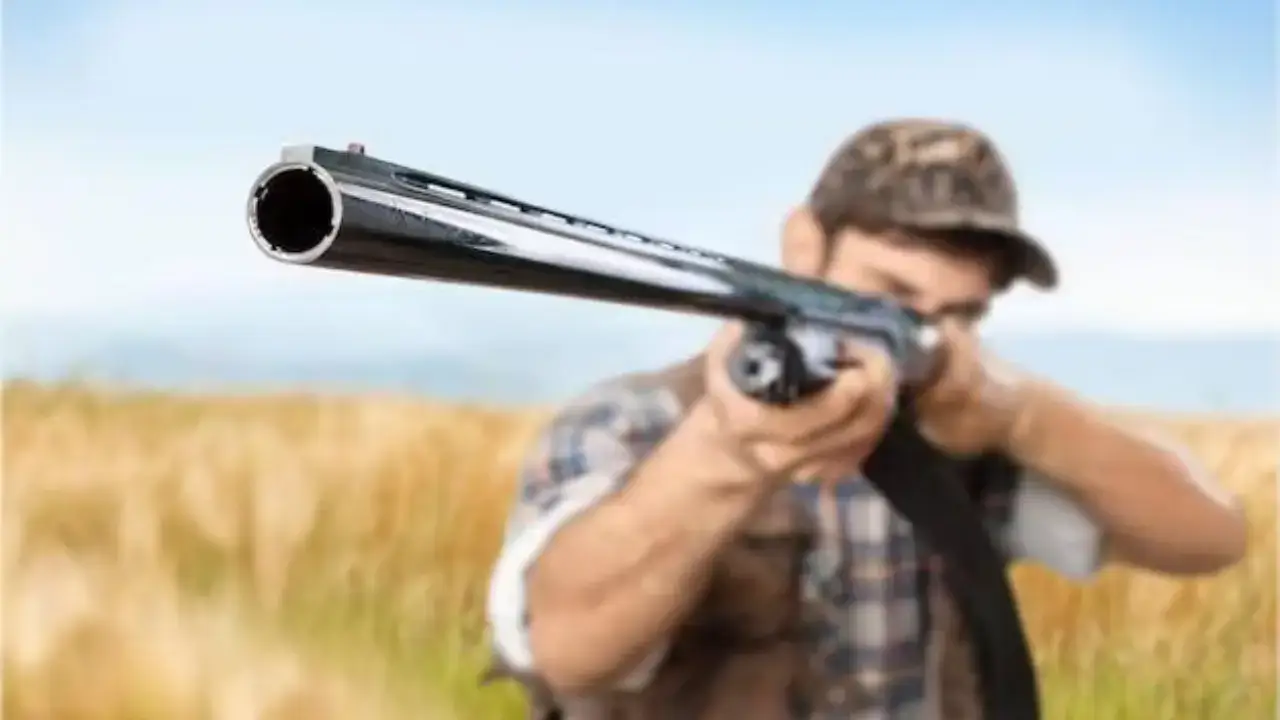 Karanlıkta arkadaşını domuz zannederek vurdu