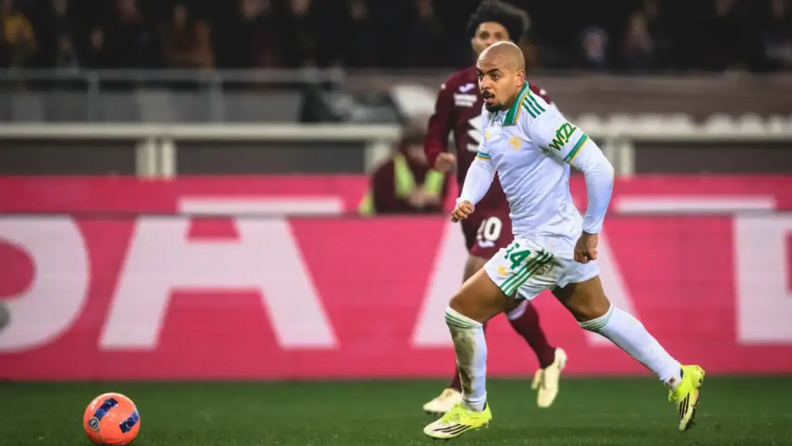 Roma, Turin'de güvenle galibiyet elde etti, Malen ilk maçında gol attı