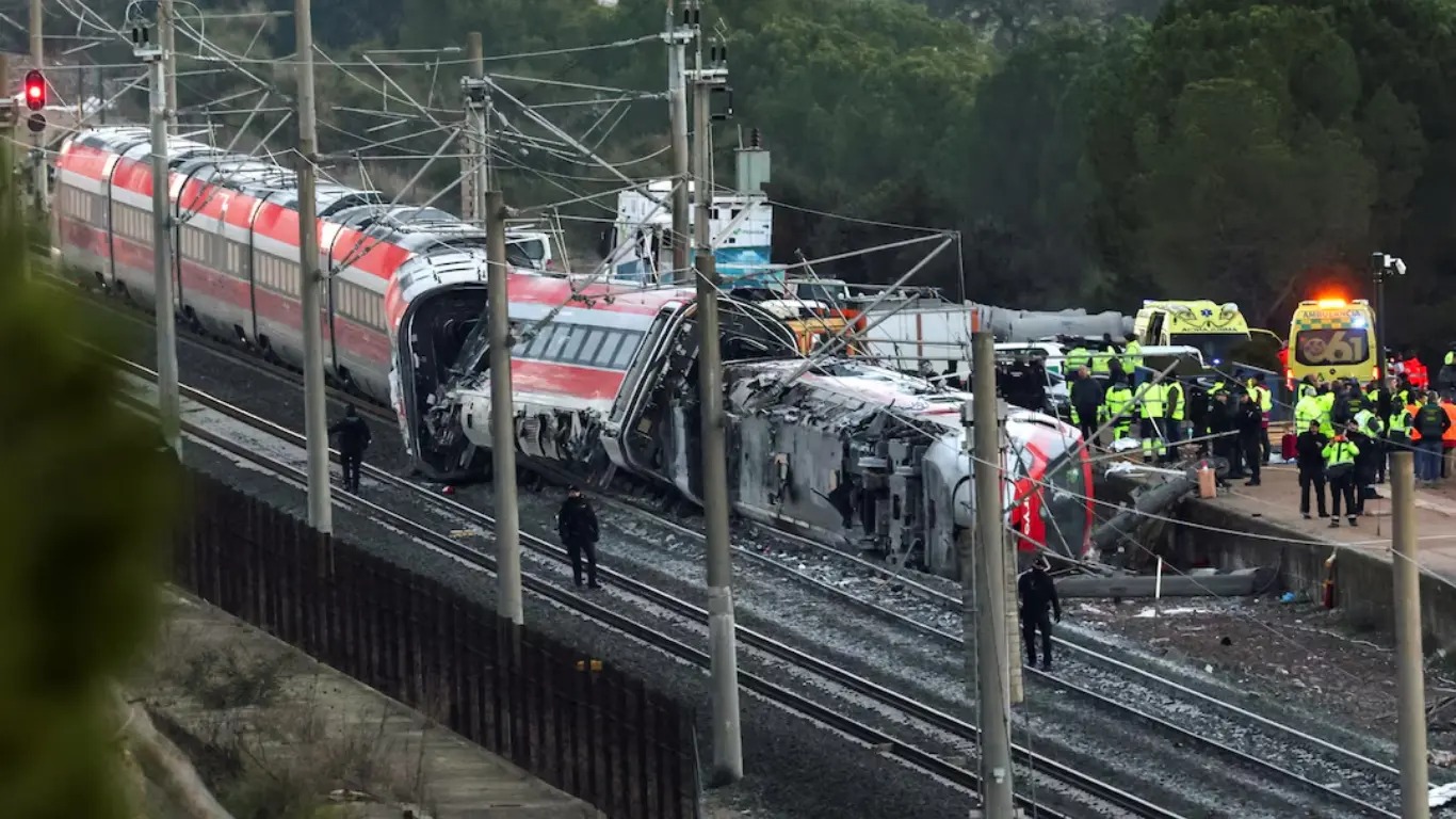 High-speed trains collide: 39 people killed in Spain
