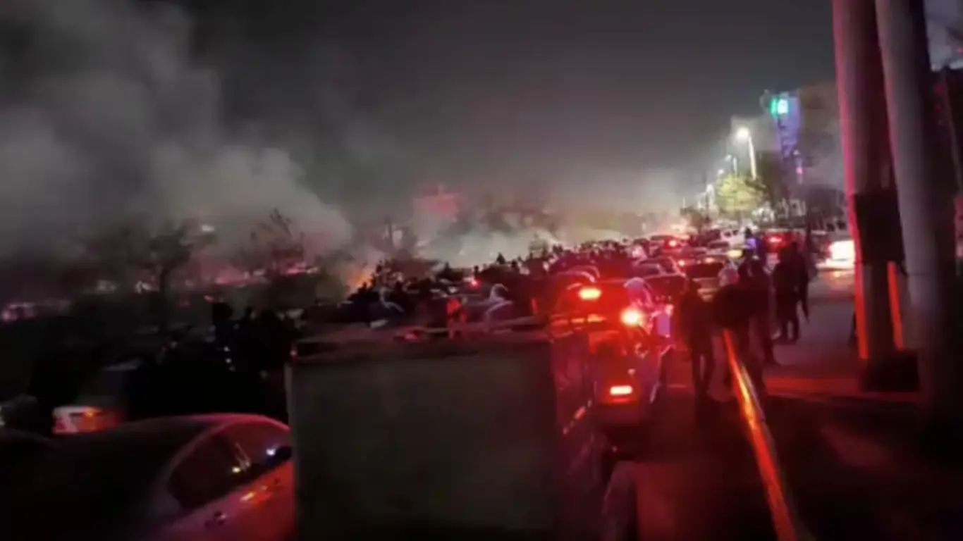 Trump İran’a sert önlemlerle tehdit ediyor