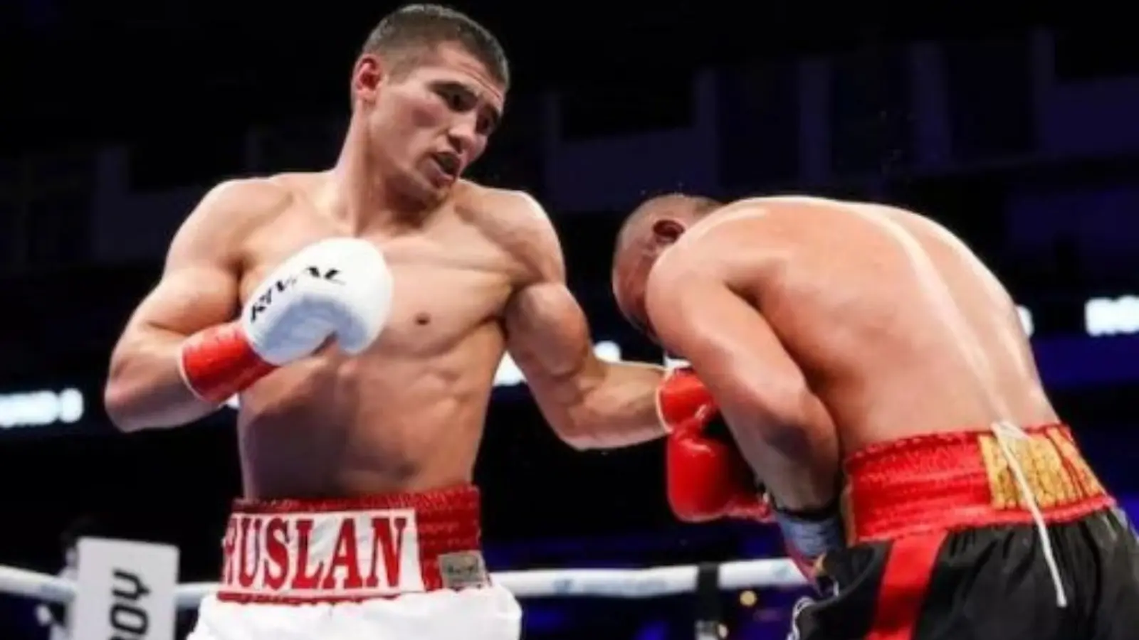 Руслан Абдуллаев нокаутировал уругвайского соперника в США (видео)