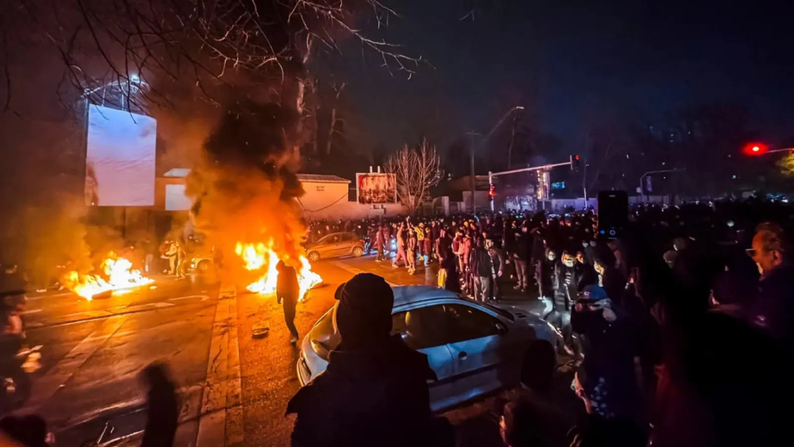 Эронда далиллар бор: АҚШ ва Исроил воқеаларга алоқадорлиги айтилмоқда