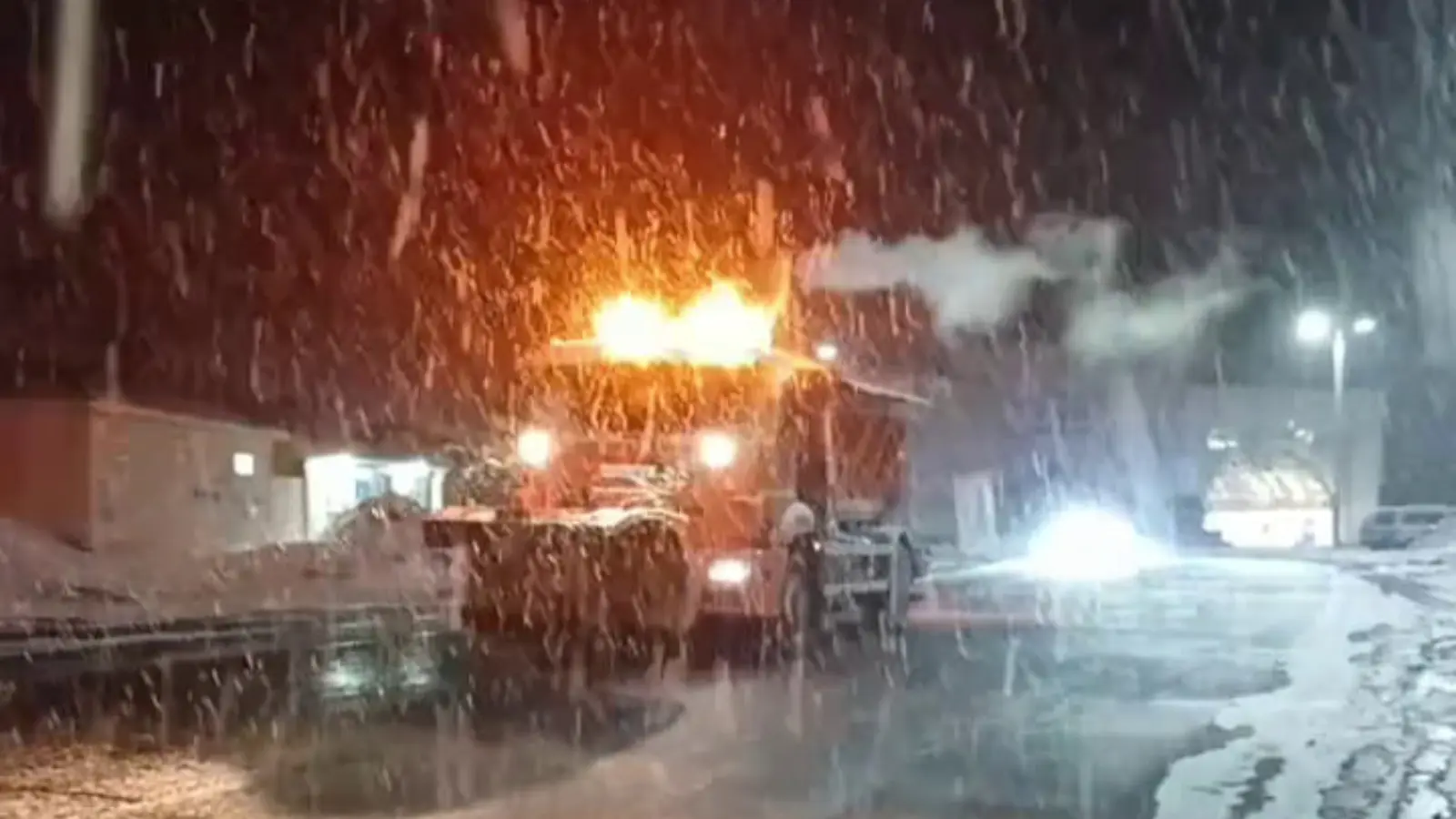 "Qamchiq" dovonida qor yog‘ishni boshladi: harakat bor, ehtiyot shart...