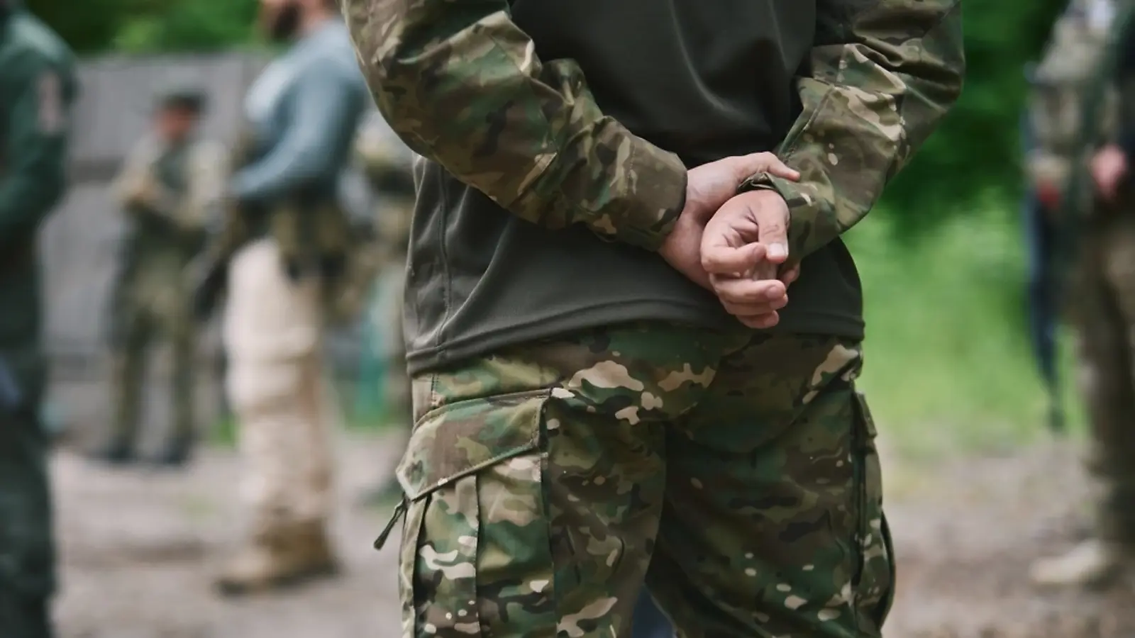 Eski bir Ukraynalı casus, Ukrayna'ya dönüşünden dolayı protesto etti