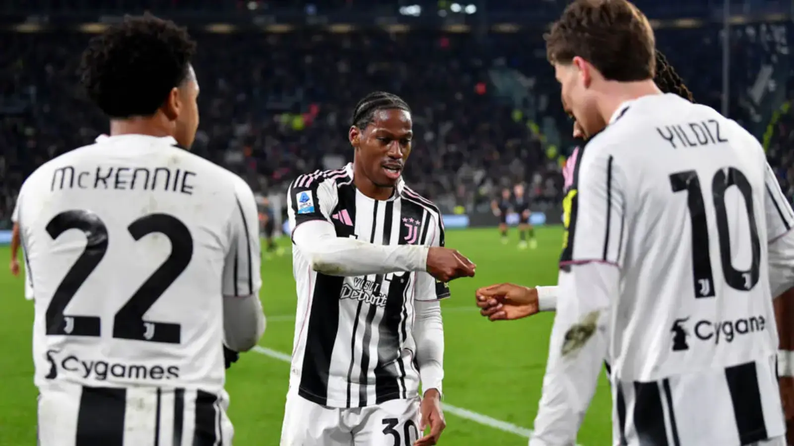 Juventus defeated Napoli by a large margin in Turin (video)