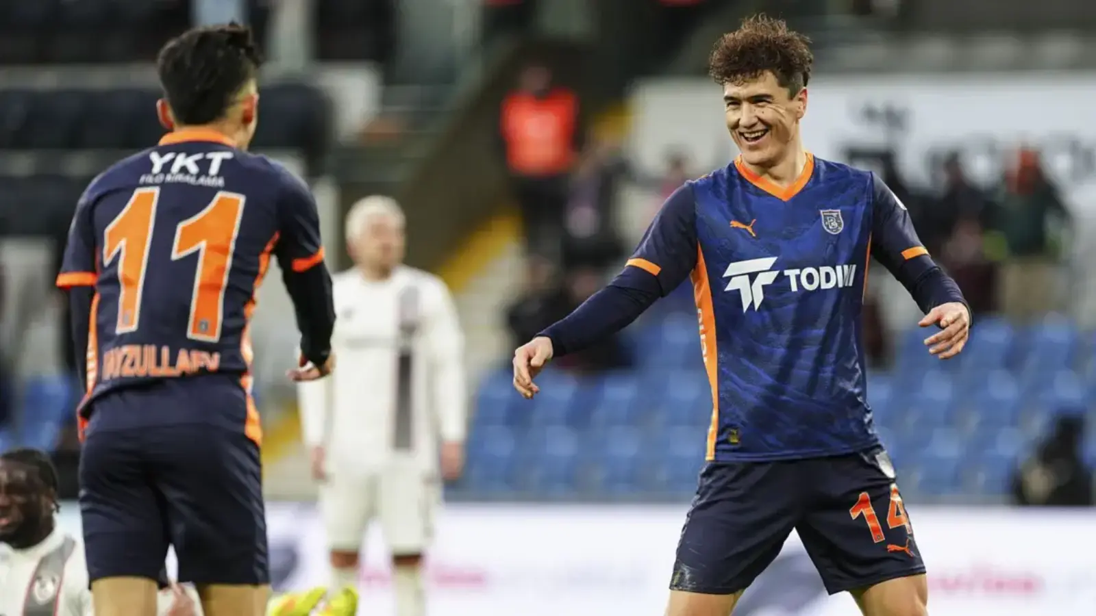 Shomurodov gol urdi: "Bashakshehir"-"Rizespor" hozircha durang (video)