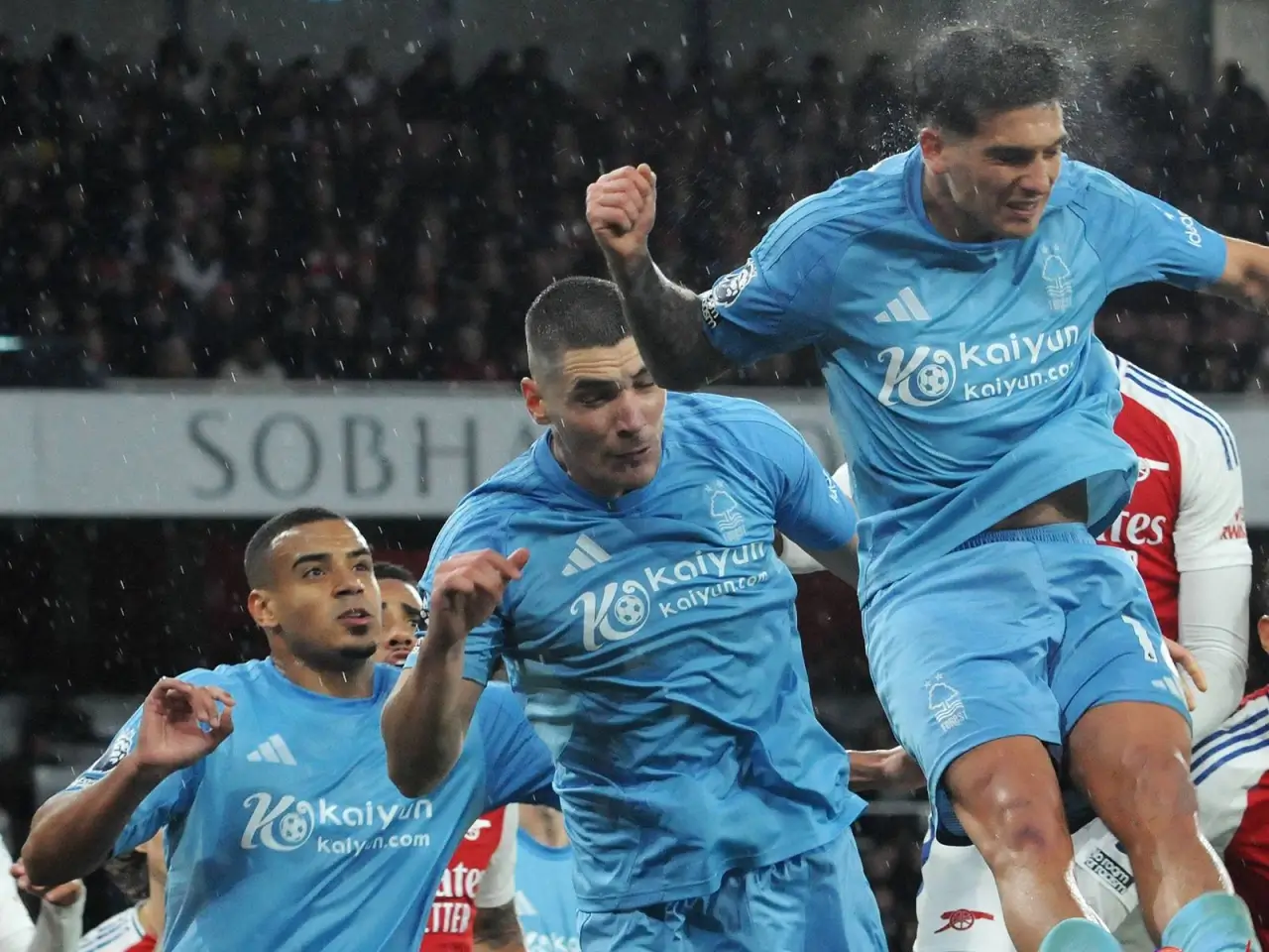 Nottingem Forest darvozaboni Viktor omadsiz o'yinda jarohat oldi