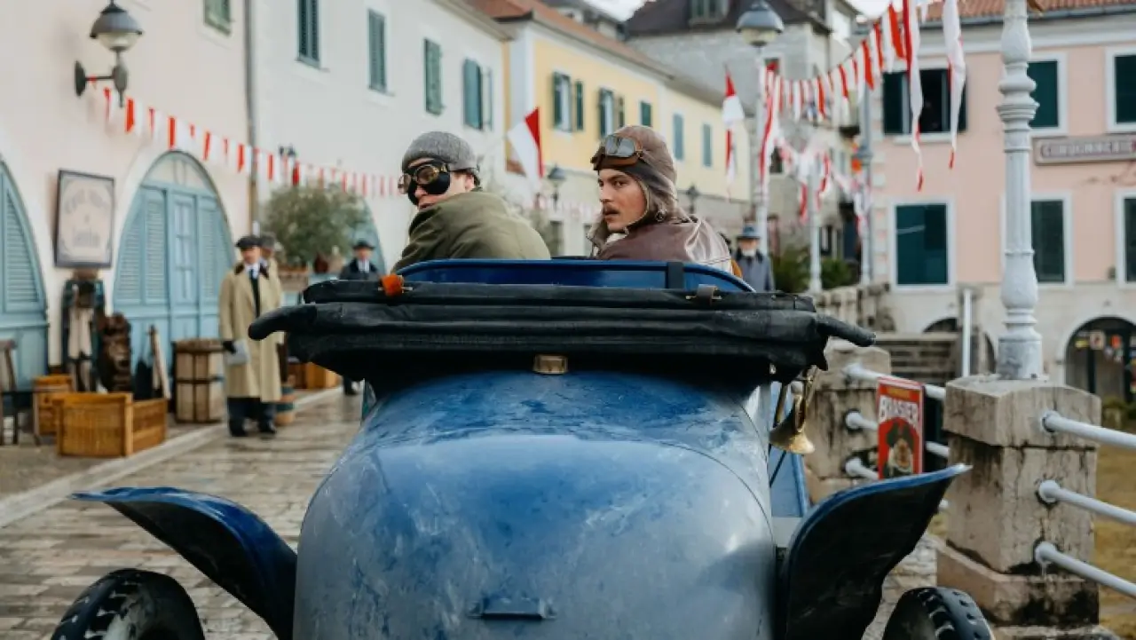 Yankovsky and Borisov Challenge Speed in “Battle of Motors”