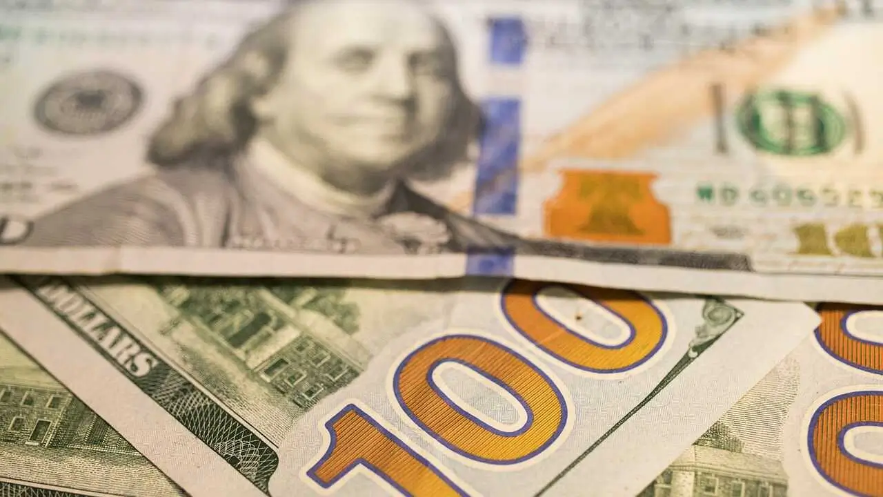 7 yanvarda dollar kursi 16 so'mga oshib 11 968 so'mdan yuqori bo'ldi