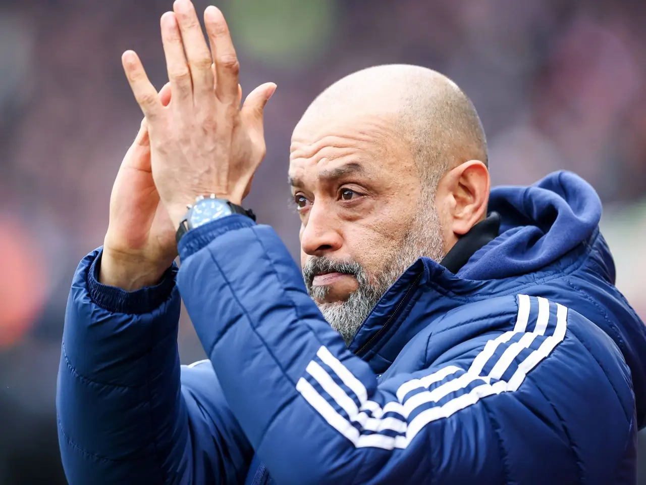 Роб Грин Нуну Эшпириту Сантуның кетуін күтіп отыр