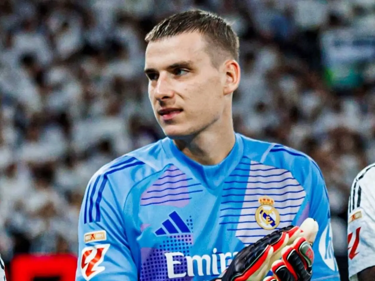 APLning uch klubi Real darvozaboni Luninni kuzatmoqda