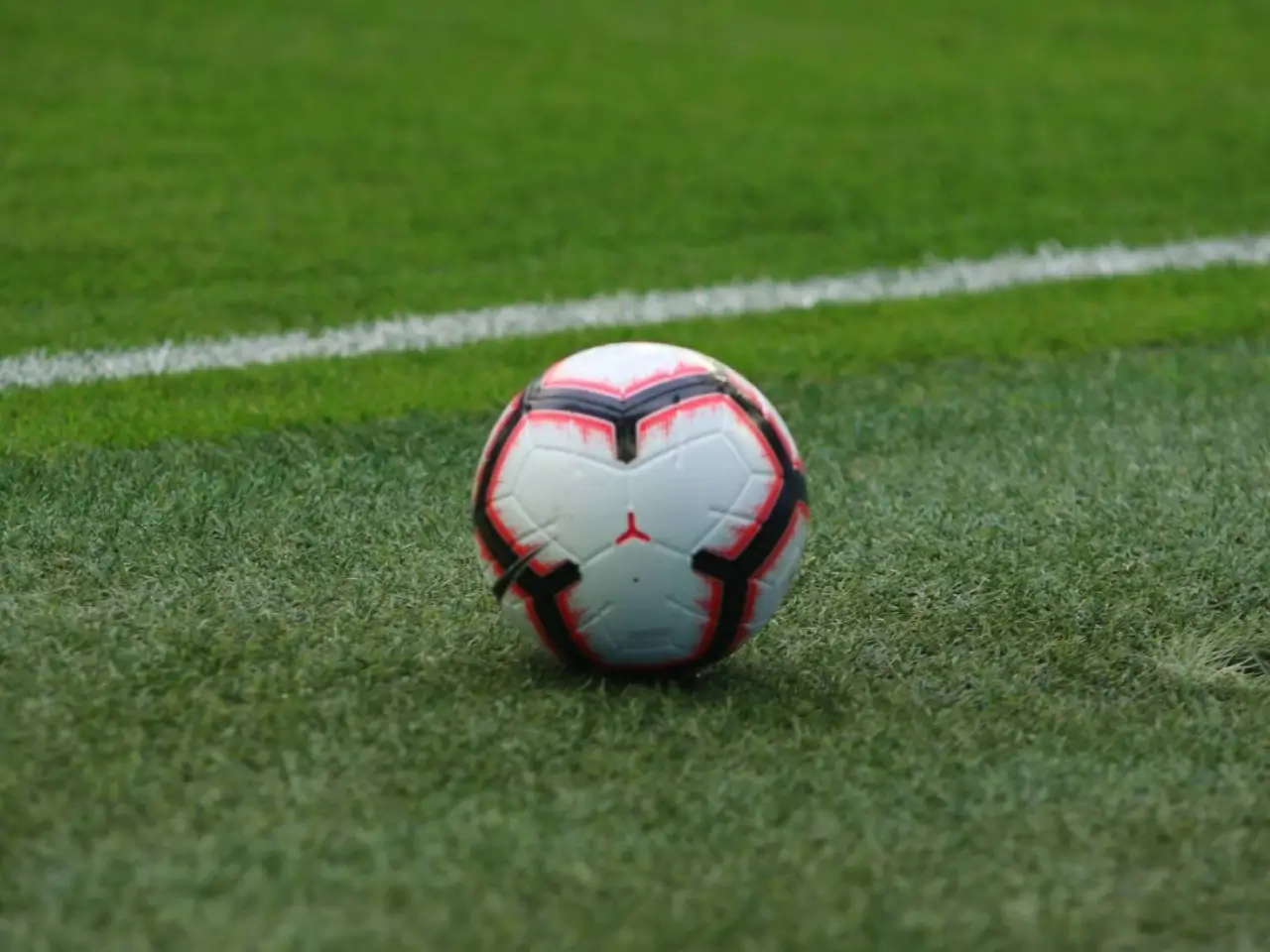 Argentinaning Kilm'es klubi stadionini qayta qurish uchun muxlislarni chaqirdi