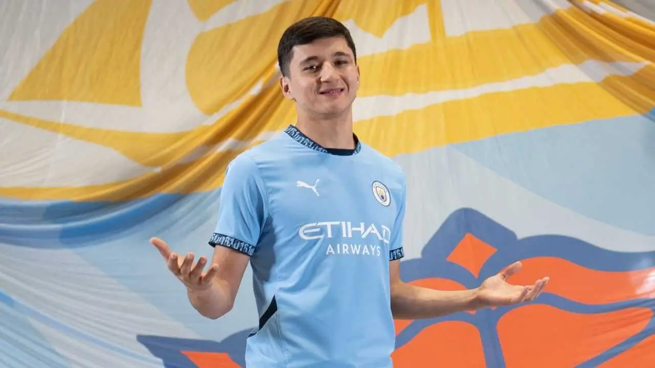 Абдуқодир Хусанов «Манчестер Сити» сапында «Эксетер Ситиге» қарсы ойында негізгі құрамда