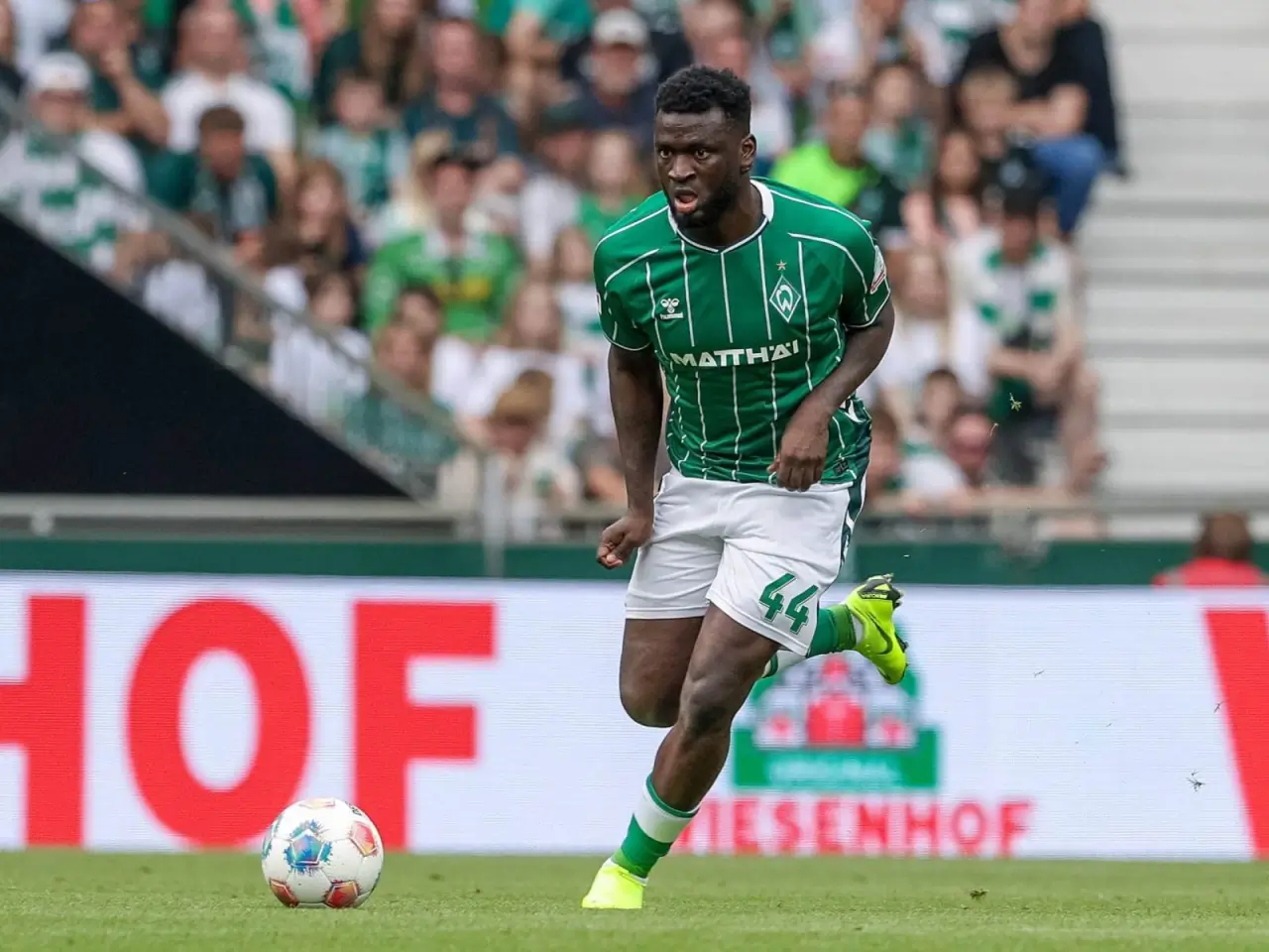 Виктор Бонифас тізесіне ота жасатып, ұзақ уақытқа қатардан шығады