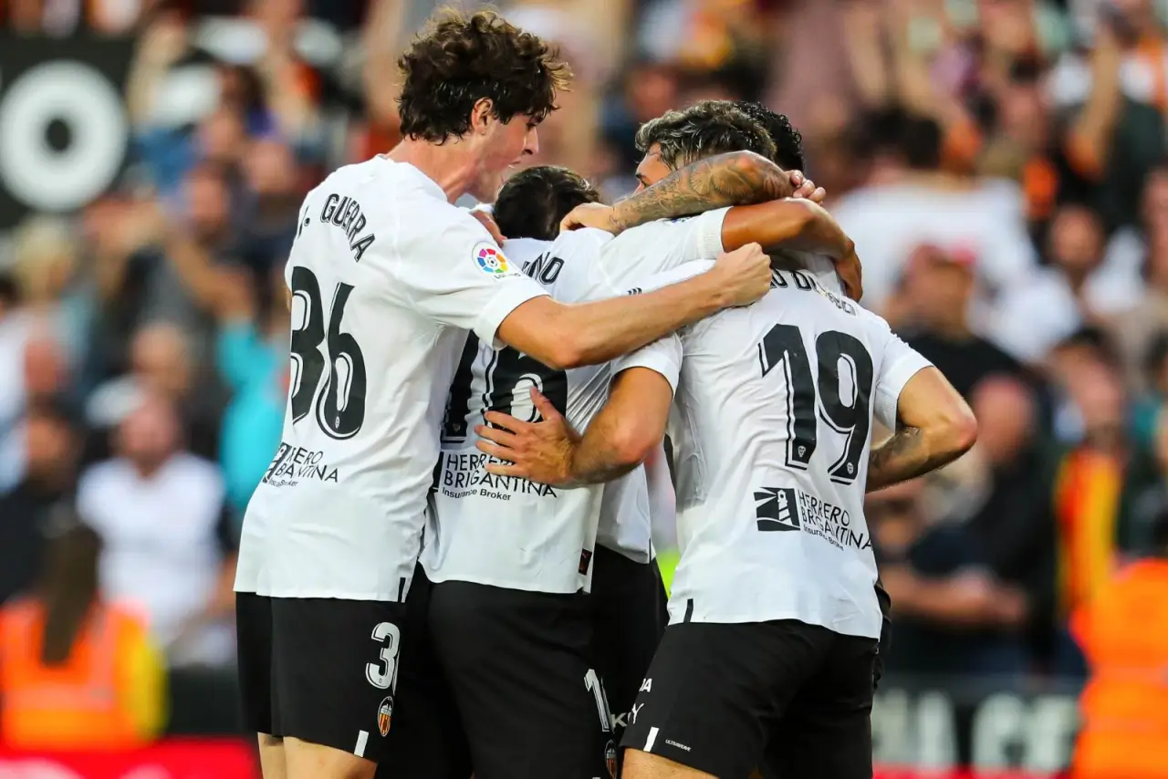 Valencia avoid defeat against Elche