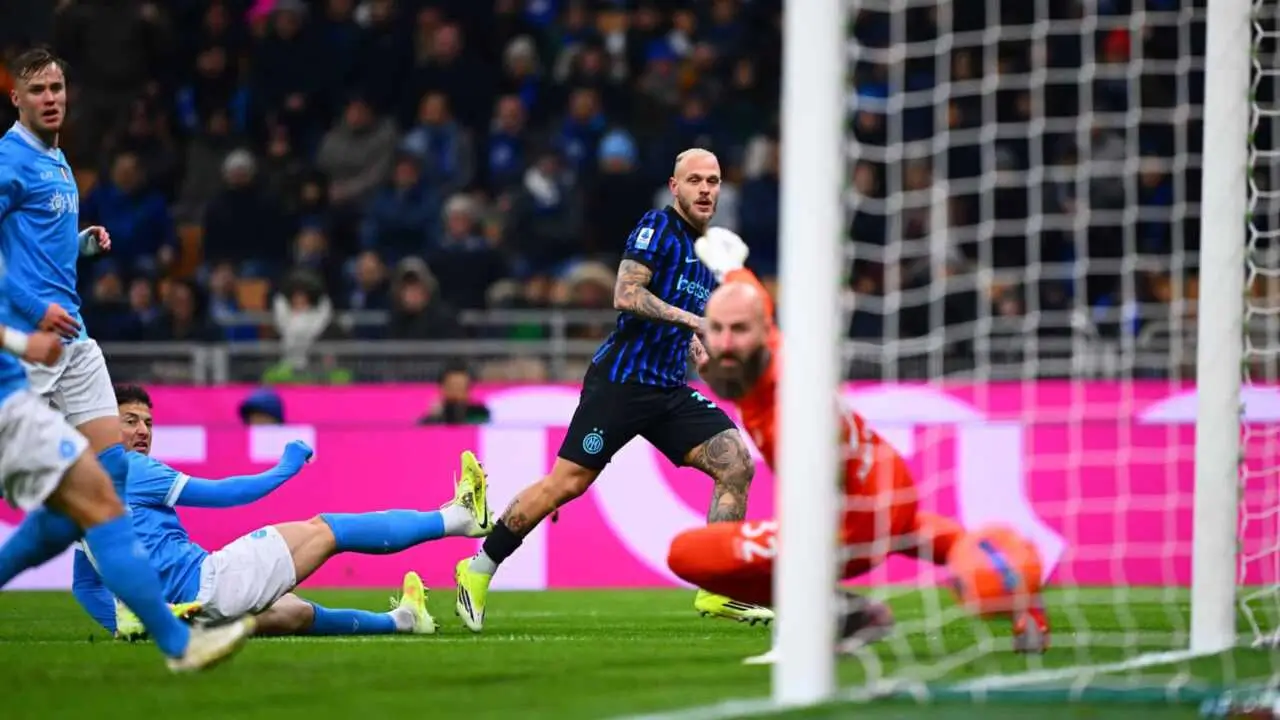 Inter and Napoli score four in Milan and settle for a draw