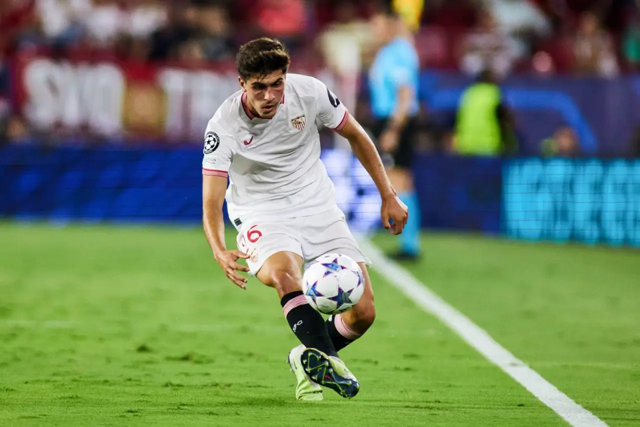 Juventus want to sign Sevilla right-back