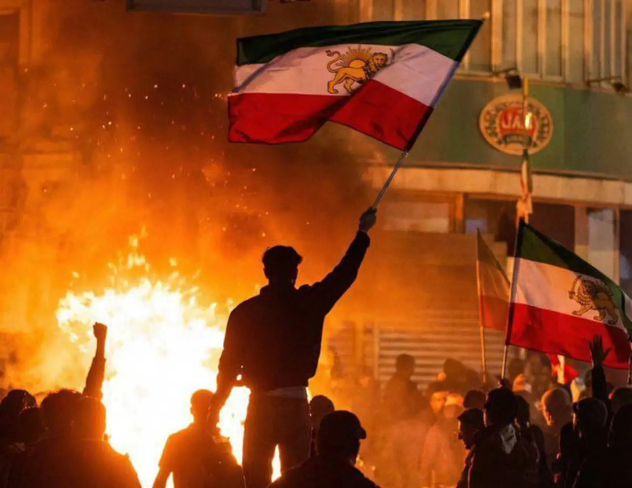 Эрон илк бор норозилик намойишларидаги қурбонлар сонини эълон қилди: расмий рақамлар ҳуқуқ ҳимоячилари баҳолари билан мос келмади