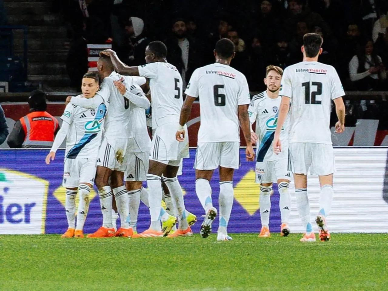 «Париж» ва «Анже» ўйинида голлар урилмади, дуранг қайд этилди